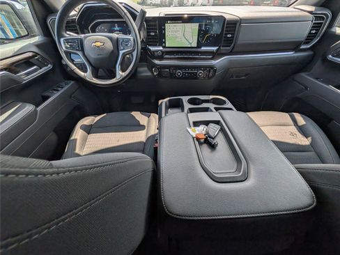 Used 2025 Chevrolet Silverado 1500 LT AWD/4WD image 30