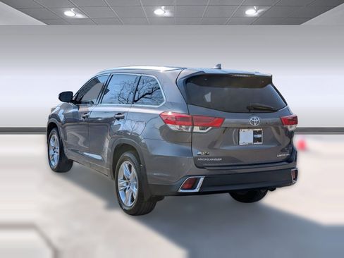 Used 2019 Toyota Highlander Limited image 3