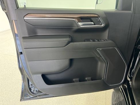 Used 2024 Chevrolet Silverado 1500 LT w/ Leather Package AWD/4WD image 20