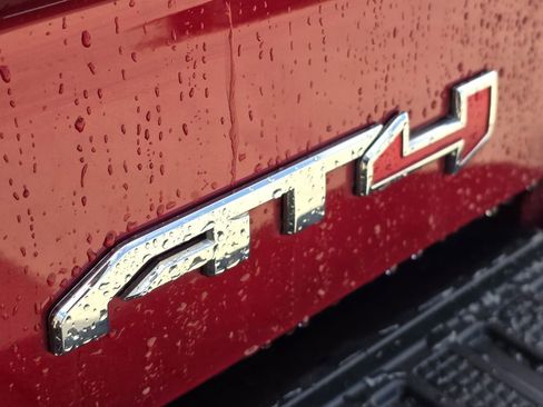 Used 2021 GMC Sierra 1500 AT4 w/ AT4 Value Package AWD/4WD image 7
