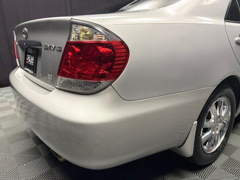 Used 2006 Toyota Camry XLE FWD Sedan 3.0L 6-Cyl image 13