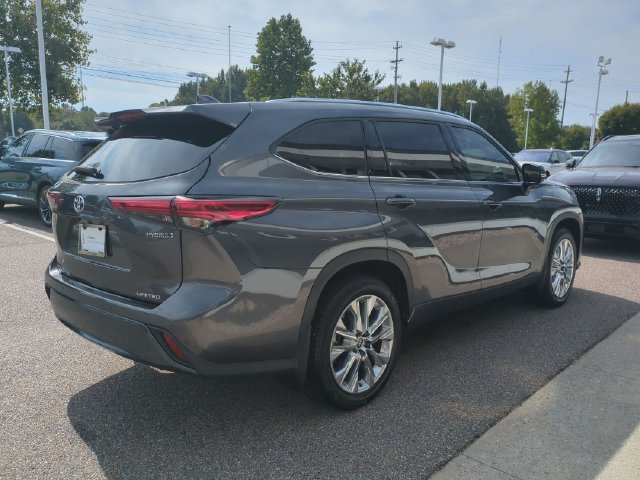 Used 2023 Toyota Highlander Limited FWD image 8