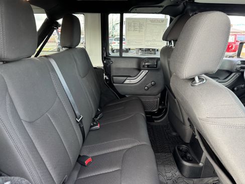 Used 2016 Jeep Wrangler Unlimited Sport w/ Connectivity Group image 30