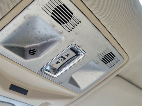 Used 2014 Jaguar XF image 21