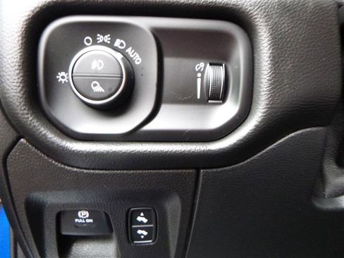 Used 2021 RAM 1500 Big Horn image 17