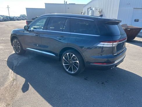 Used 2022 Lincoln Aviator Reserve w/ Equipment Group 201A AWD/4WD image 4