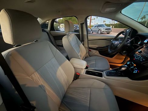 Used 2015 Ford Focus SE w/ Reverse Sensing Package image 19