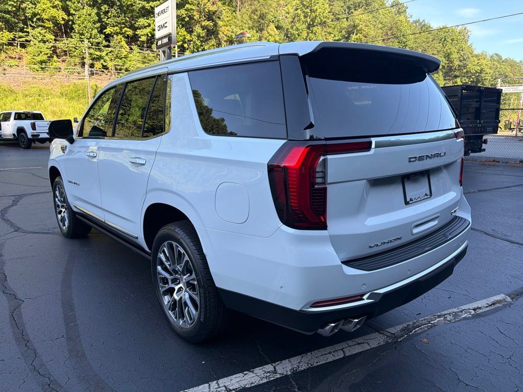 New 2026 GMC Yukon Denali w/ Denali Reserve Package AWD/4WD image 3