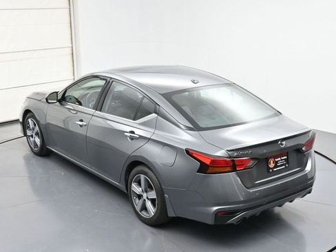 Used 2019 Nissan Altima 2.5 SV FWD image 31