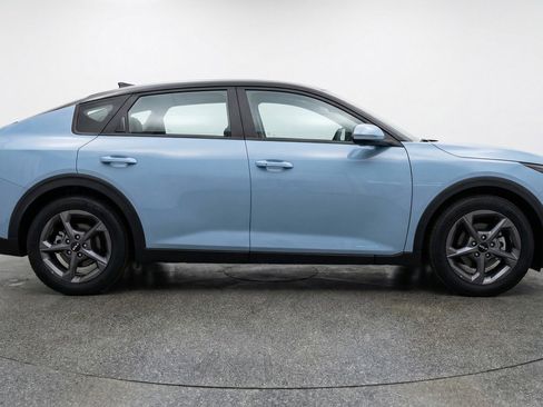Used 2025 Kia K4 FWD image 11