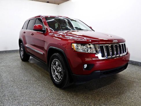 Used 2012 Jeep Grand Cherokee Laredo AWD/4WD image 2