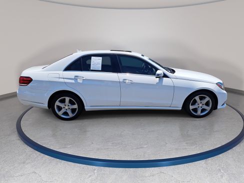 Used 2014 Mercedes-Benz E 350 4MATIC Sedan image 4