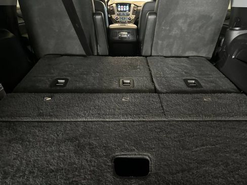 Used 2017 GMC Yukon SLT w/ Open Road Package AWD/4WD image 17
