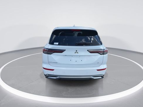 New 2025 Mitsubishi Outlander SE image 7