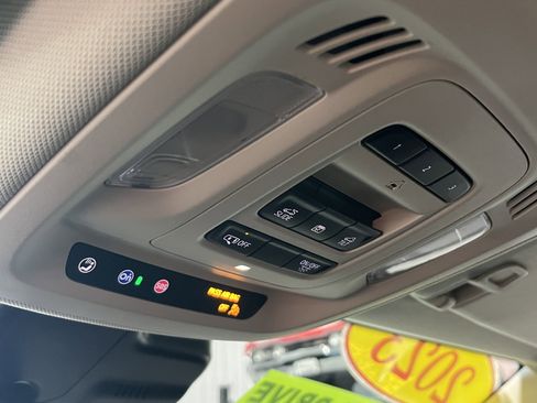 Certified 2023 Buick Envision Avenir AWD/4WD image 14