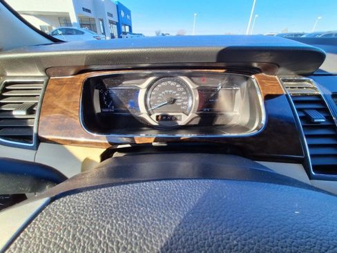 Used 2014 Ford Taurus Limited image 11