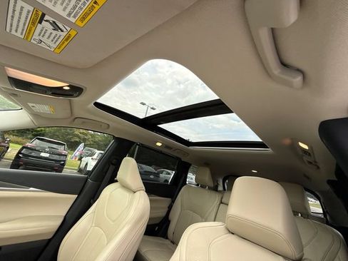 Used 2023 INFINITI QX60 Luxe w/ Cargo Package FWD image 35