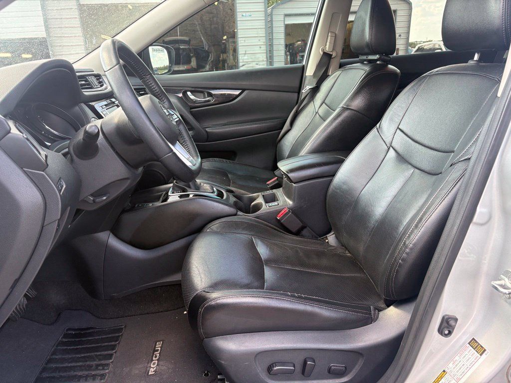 Used 2020 Nissan Rogue SL w/ Premium Package FWD image 16
