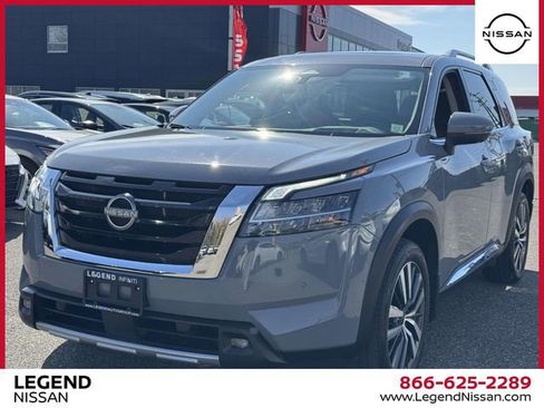 Used 2022 Nissan Pathfinder Platinum AWD/4WD image 4