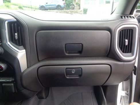 Used 2022 Chevrolet Silverado 2500 LT AWD/4WD image 21