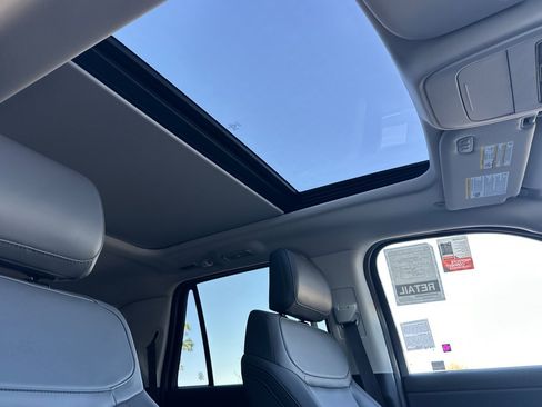 New 2025 Ford Expedition Max Active image 18