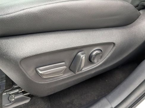 Used 2024 Toyota Grand Highlander XLE image 10