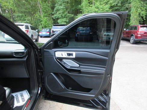 Used 2022 Ford Explorer ST w/ Equipment Group 401A AWD/4WD image 16