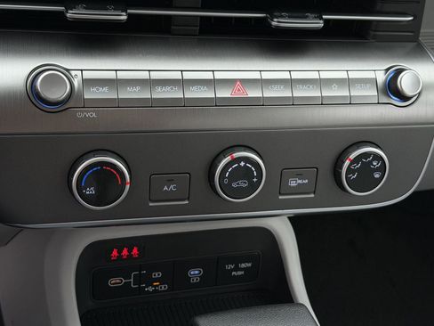 New 2026 Hyundai Kona SE image 13