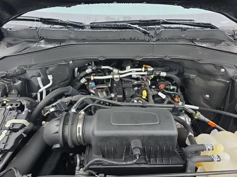 Used 2023 Ford Explorer XLT w/ Equipment Group 202A image 12