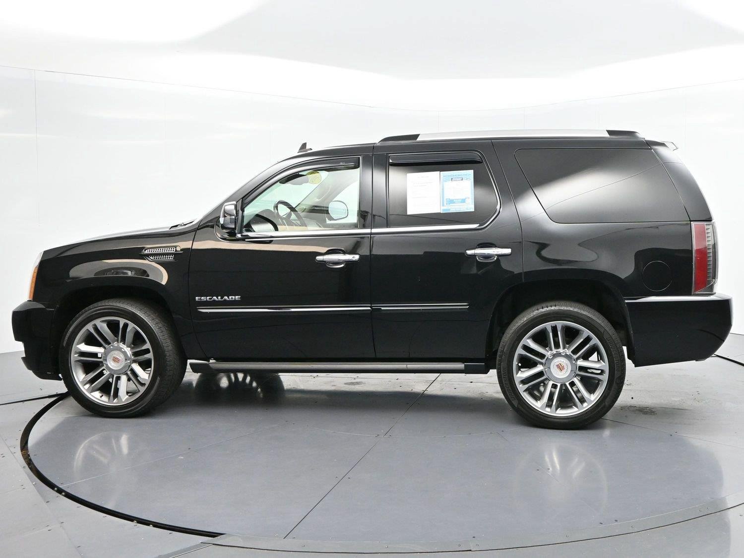 Used 2013 Cadillac Escalade Premium AWD/4WD image 4