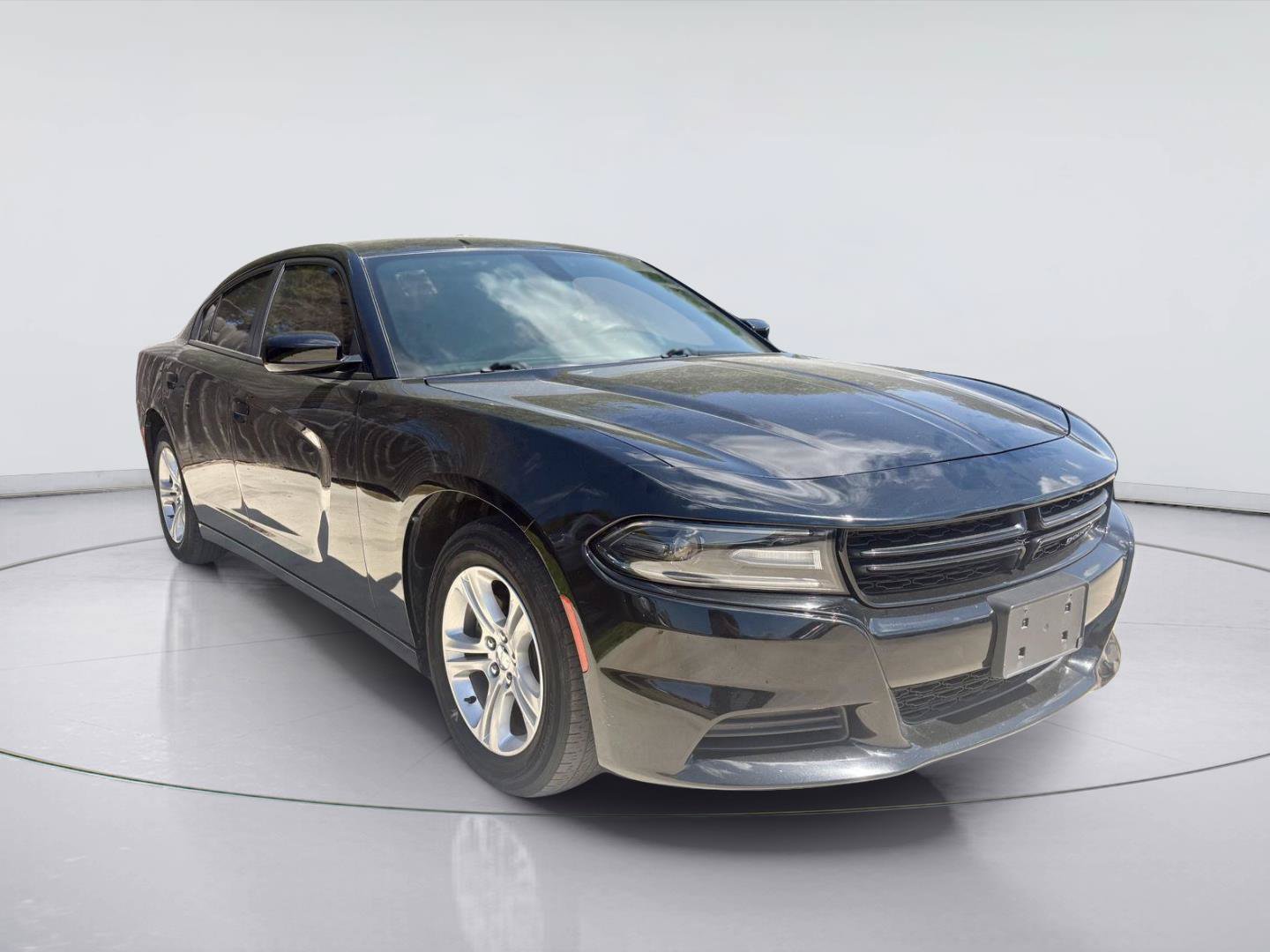 Used 2021 Dodge Charger SXT RWD image 1