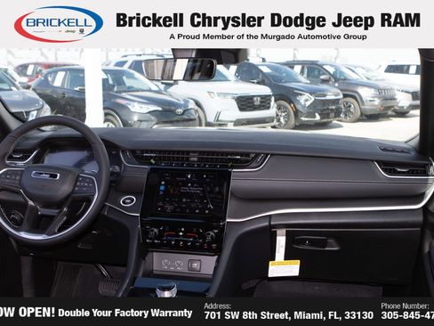 New 2025 Jeep Grand Cherokee Laredo image 21