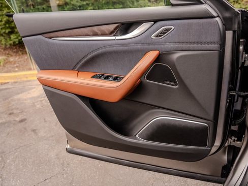 Used 2022 Maserati Levante GT image 16