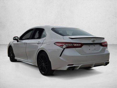 Used 2018 Toyota Camry XSE FWD image 13