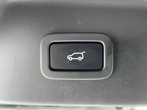 Used 2020 Land Rover Range Rover HSE image 38