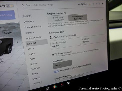 Used 2024 Tesla Cybertruck AWD Crew Cab image 28