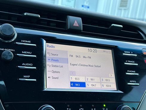 Used 2019 Toyota Camry LE image 17