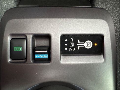 Used 2025 Nissan Leaf S FWD image 24