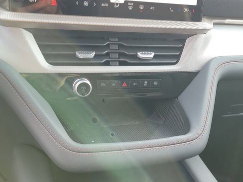 New 2026 Ford Explorer Active w/ Active Comfort Package image 28