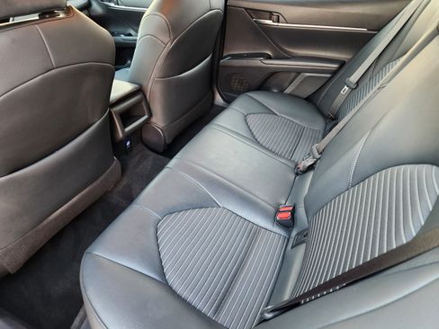 Used 2018 Toyota Camry SE FWD image 25