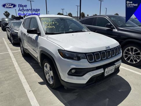 Used 2022 Jeep Compass Latitude FWD image 14