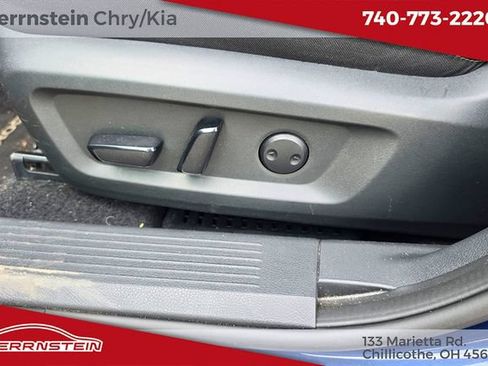 Used 2024 Nissan Rogue SV FWD image 16