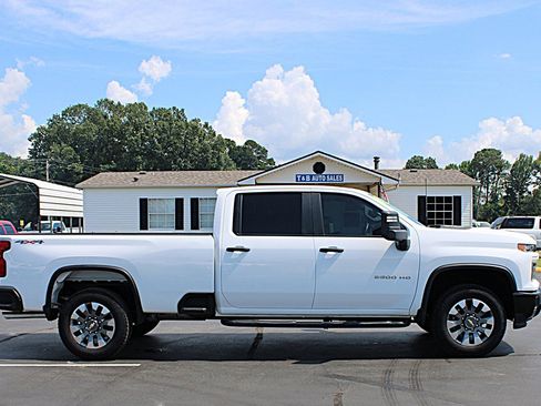 Used 2025 Chevrolet Silverado 2500 Custom w/ Custom Convenience Package AWD/4WD image 7