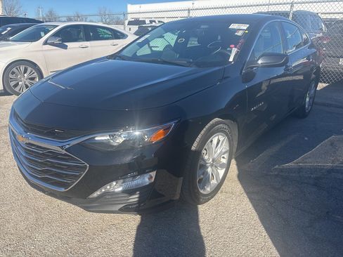 Used 2025 Chevrolet Malibu LT image 1