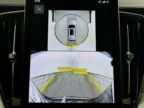 New 2026 Volvo XC90 B5 Plus w/ Protection Package AWD/4WD image 14