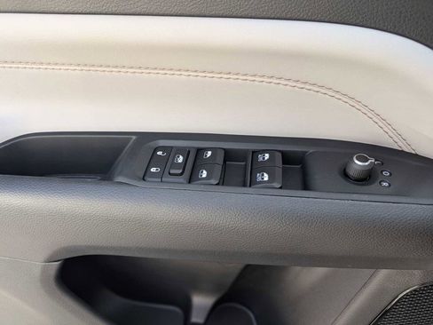 New 2025 Jeep Compass Limited w/ Sun & Sound Group image 9