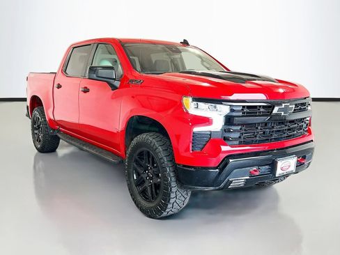 Used 2024 Chevrolet Silverado 1500 LT Trail Boss w/ LPO, Dark Essentials Package AWD/4WD image 3