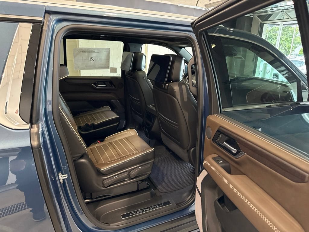 New 2026 GMC Yukon XL Denali Ultimate AWD/4WD image 14