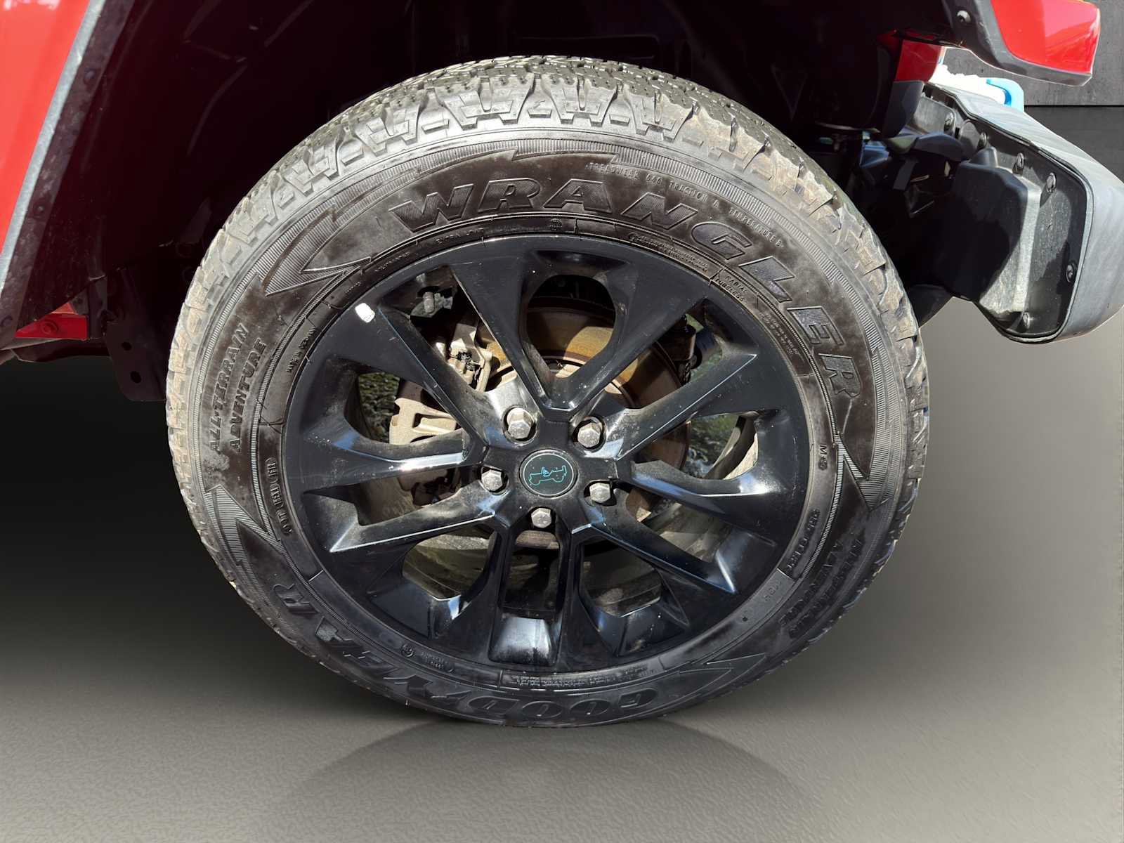 Used 2024 Jeep Wrangler Unlimited Sahara AWD/4WD image 24