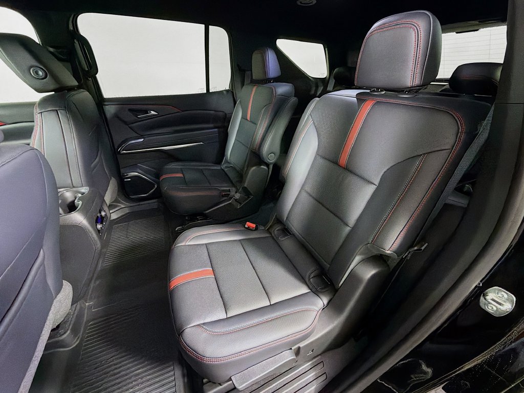New 2026 Chevrolet Traverse RS w/ LPO, Floor Liner Package AWD/4WD image 19
